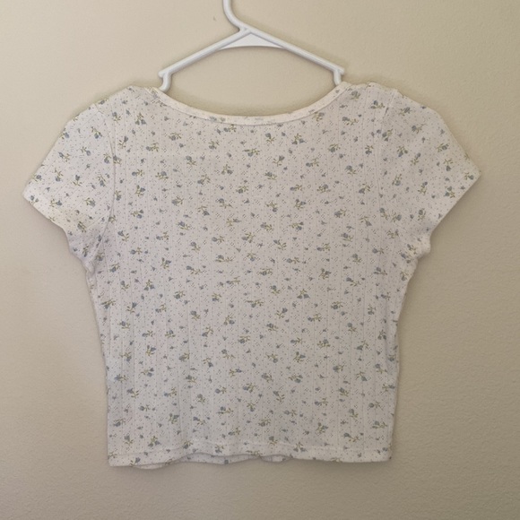 Brandy Melville tee - Picture 3 of 3